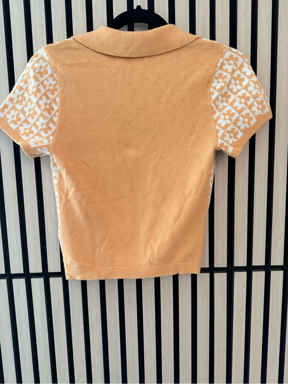 Hollister Short-Sleeve Collared Knit Top in Peach and White - Picture 2 of 3